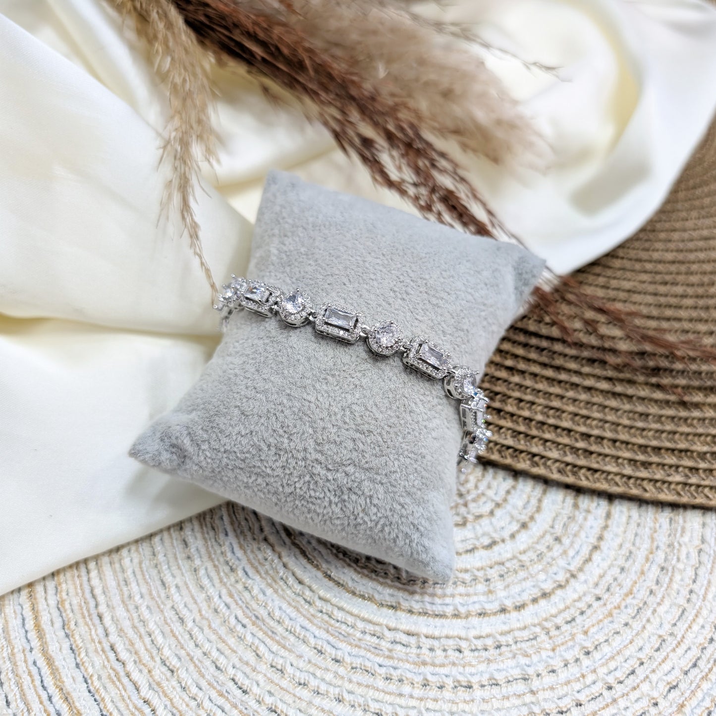 SILVER-PRISM-LINK-ZIRCON-BRACELET