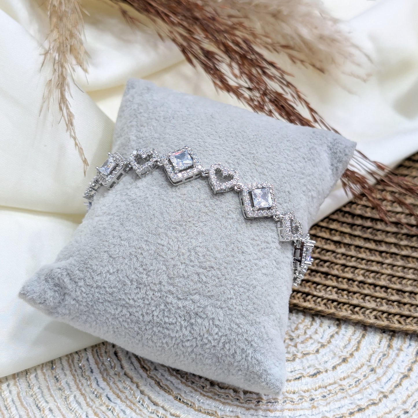 SWEETHEART-HALO-SILVER-ZIRCON-BRACELET