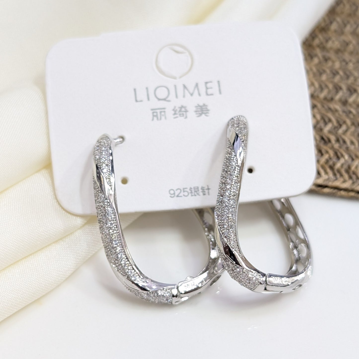 FROSTED STIRRUP EARRINGS