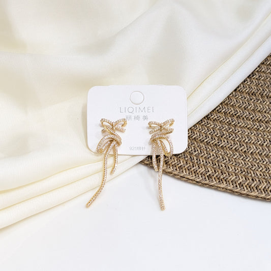 GOLDEN KNOT EARRINGS