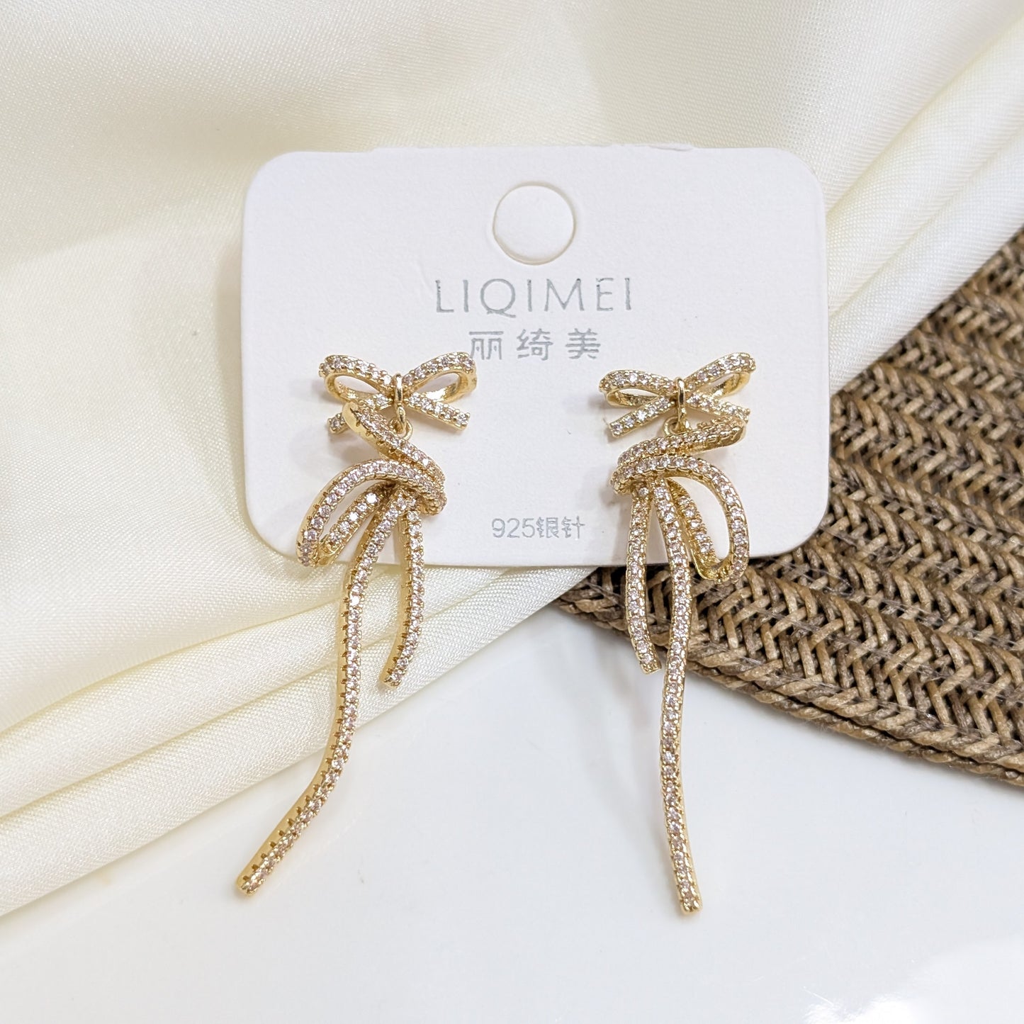 GOLDEN KNOT EARRINGS