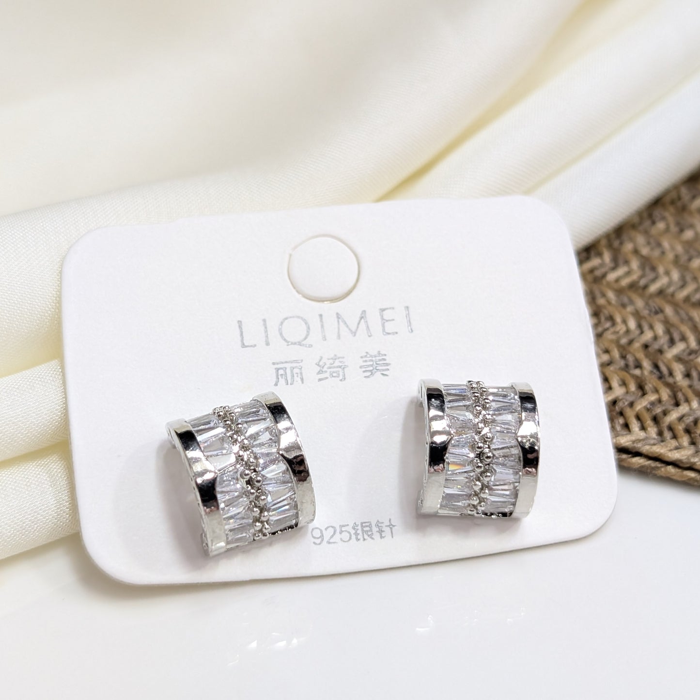 SILVER BAGUETTE EARRINGS