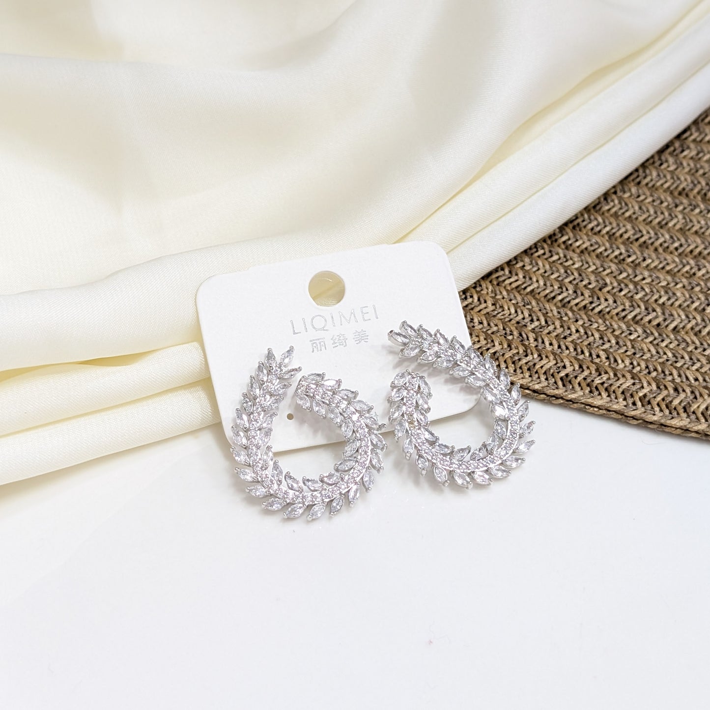 CRYSTAL LAUREL EARRINGS