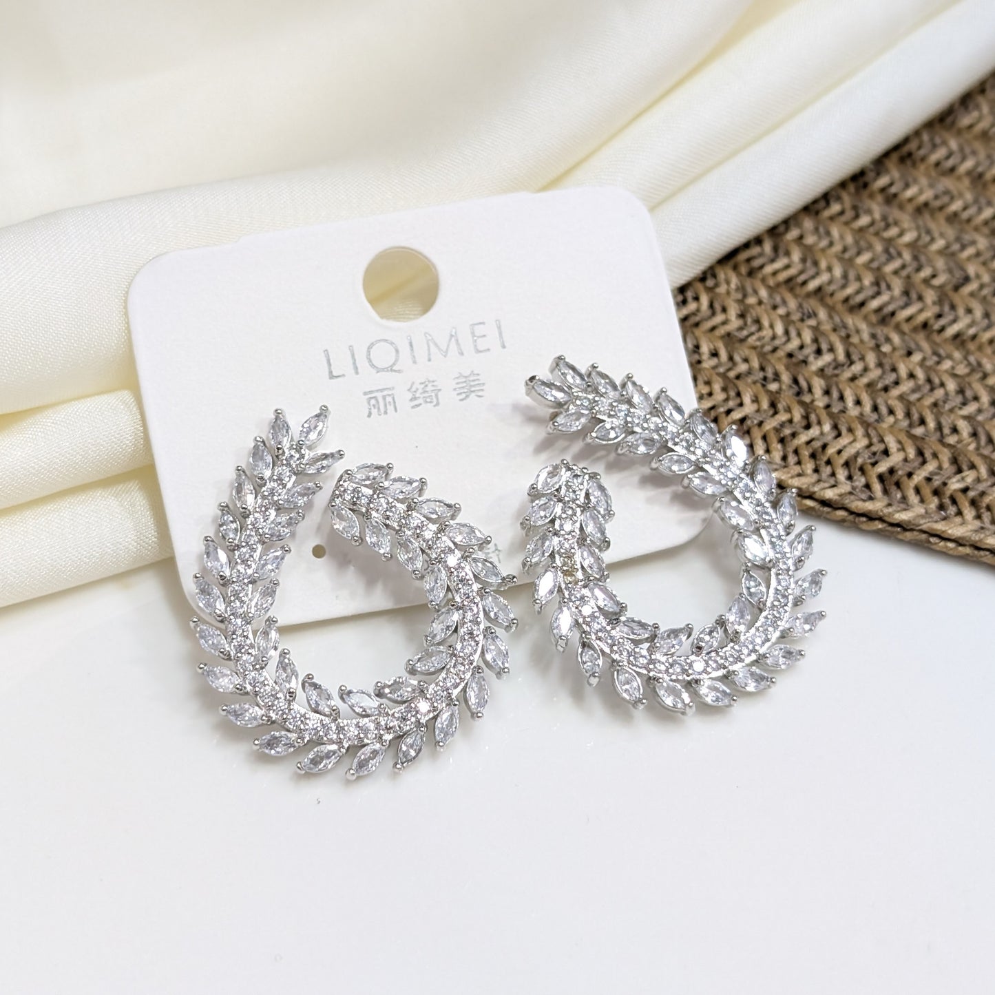 CRYSTAL LAUREL EARRINGS