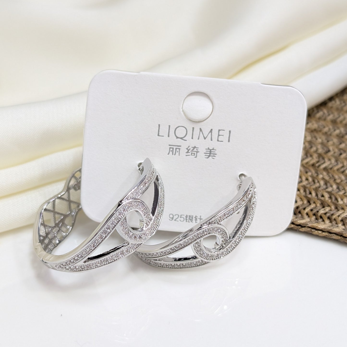 PAVÉ LATTICE OVAL EARRINGS