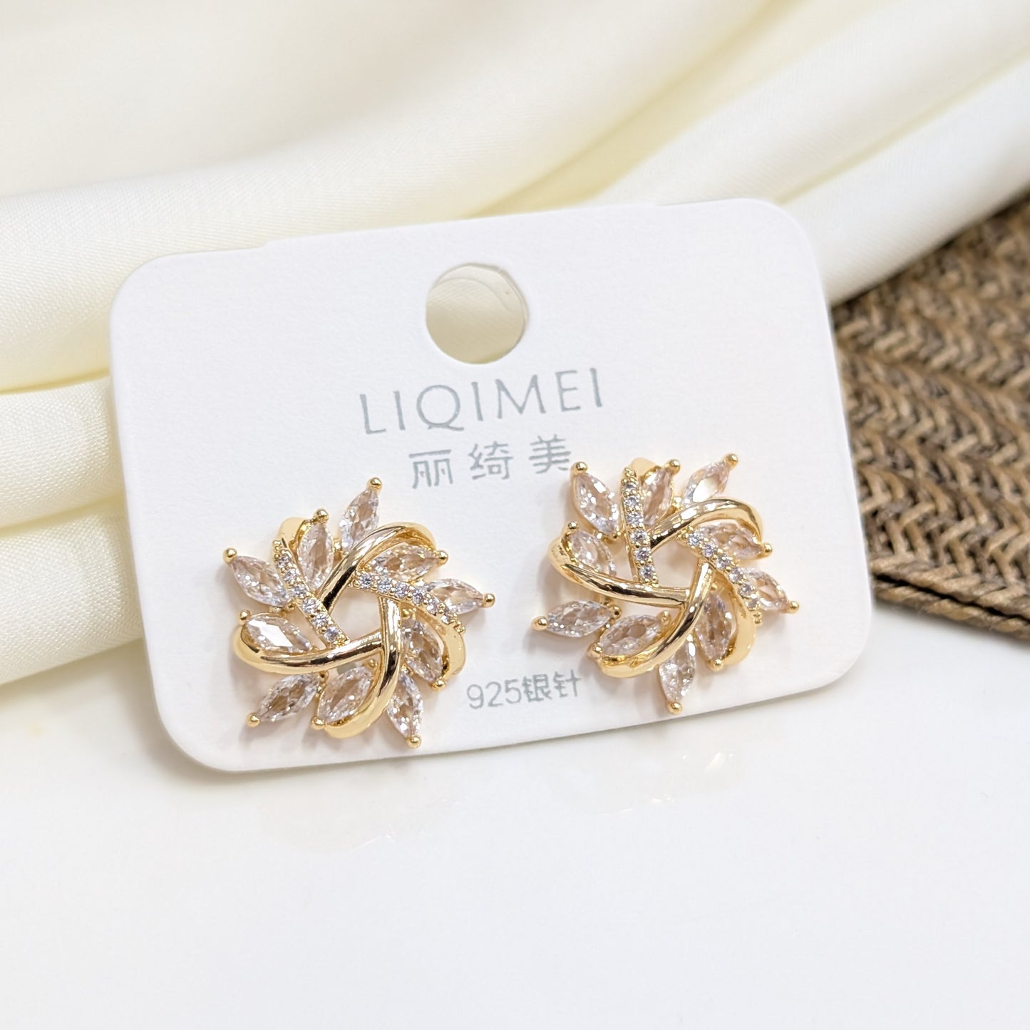 GOLDEN FLORET WHEEL EARRINGS