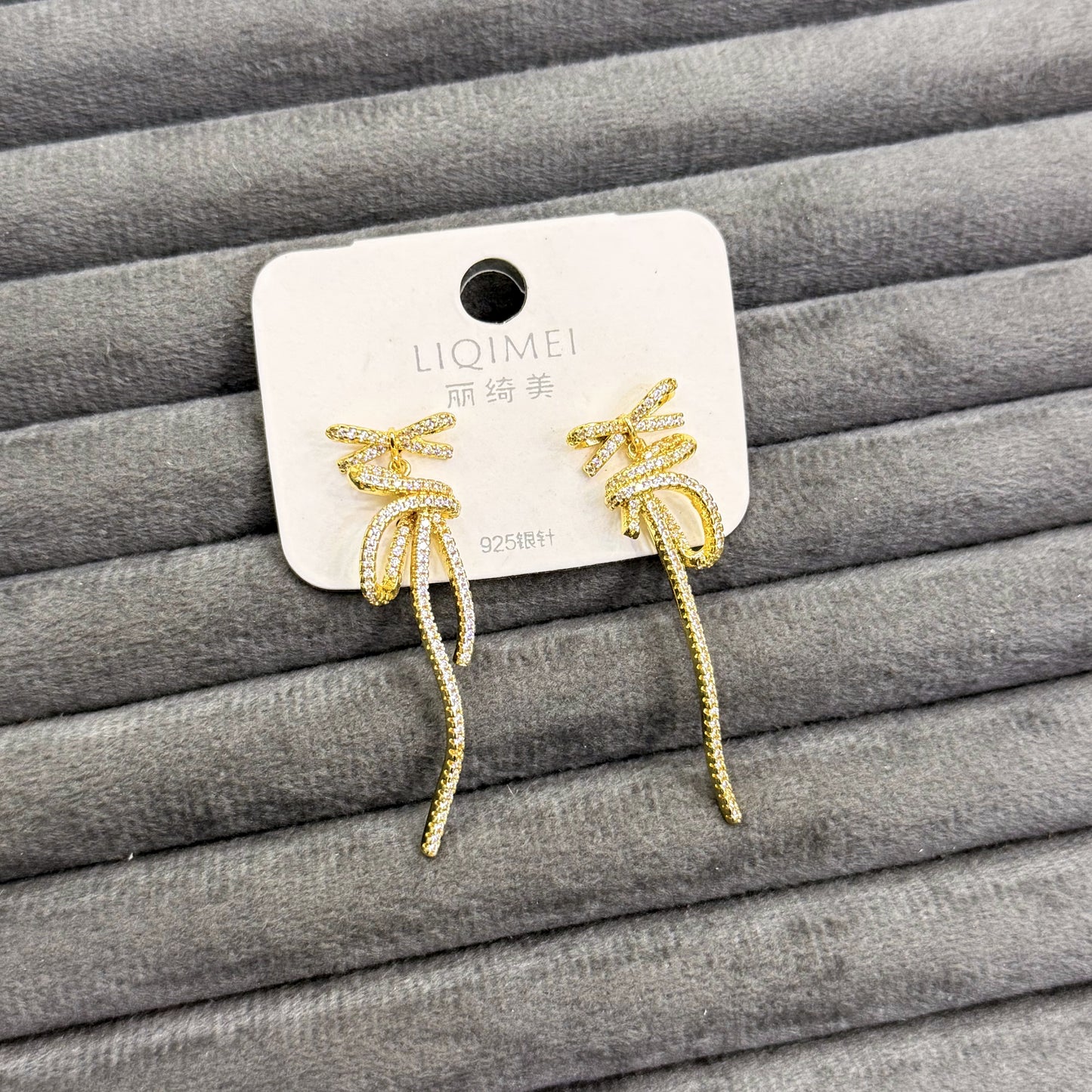 GOLDEN KNOT EARRINGS