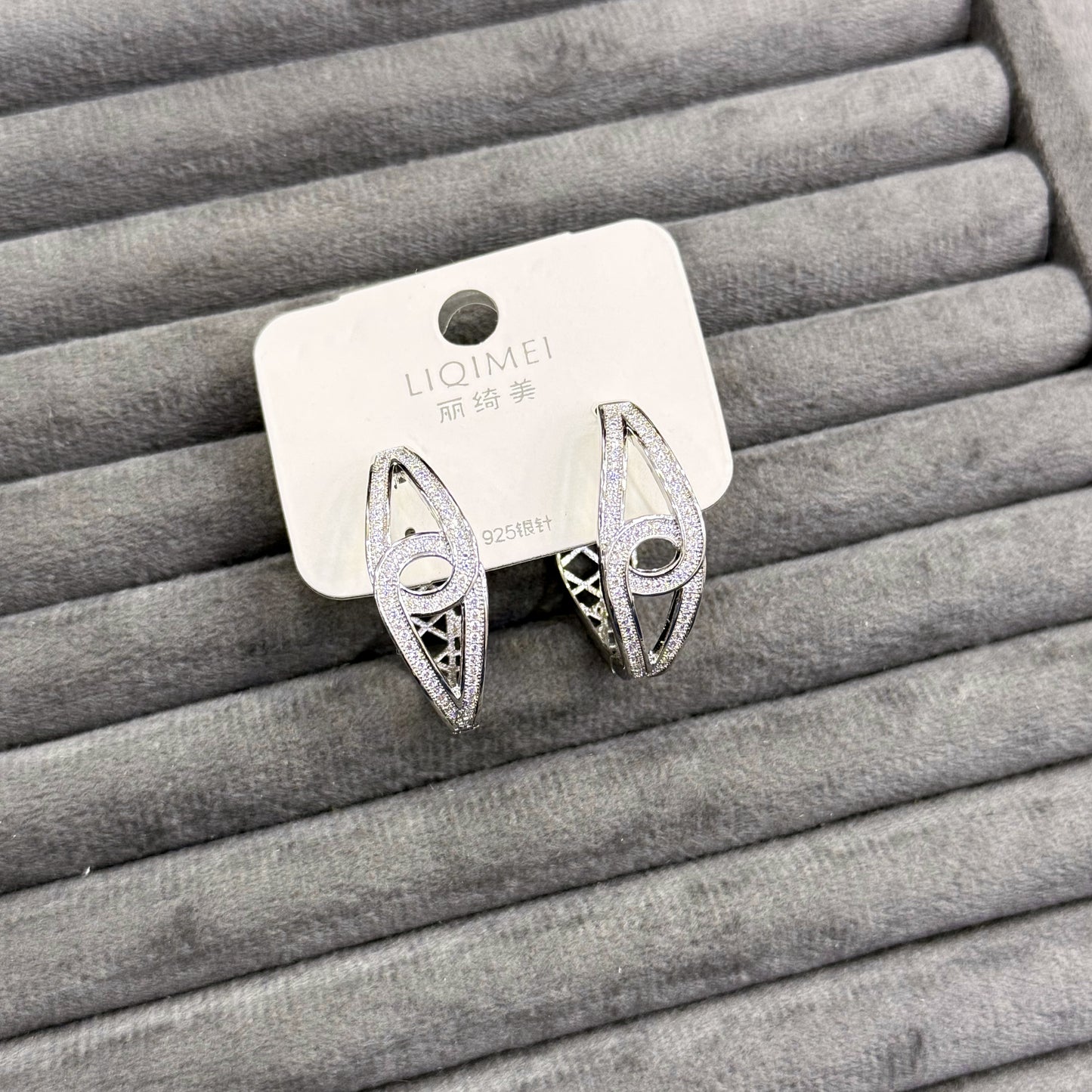 PAVÉ LATTICE OVAL EARRINGS