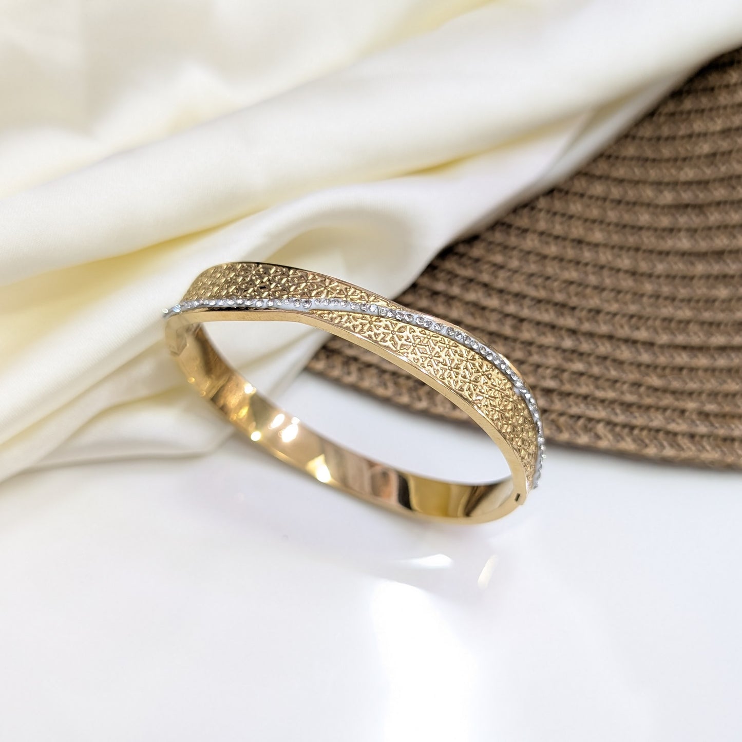 Starlight Wave Handcuff