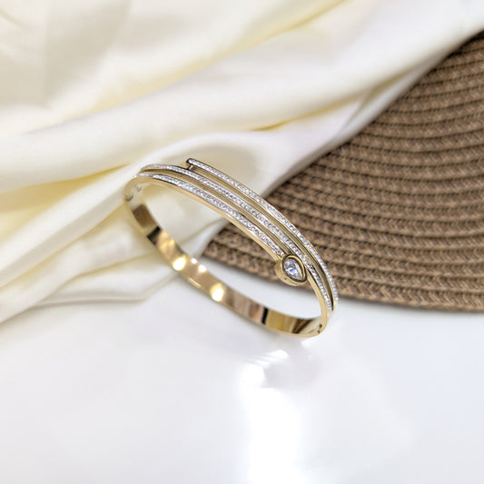 Triple Strand Handcuff