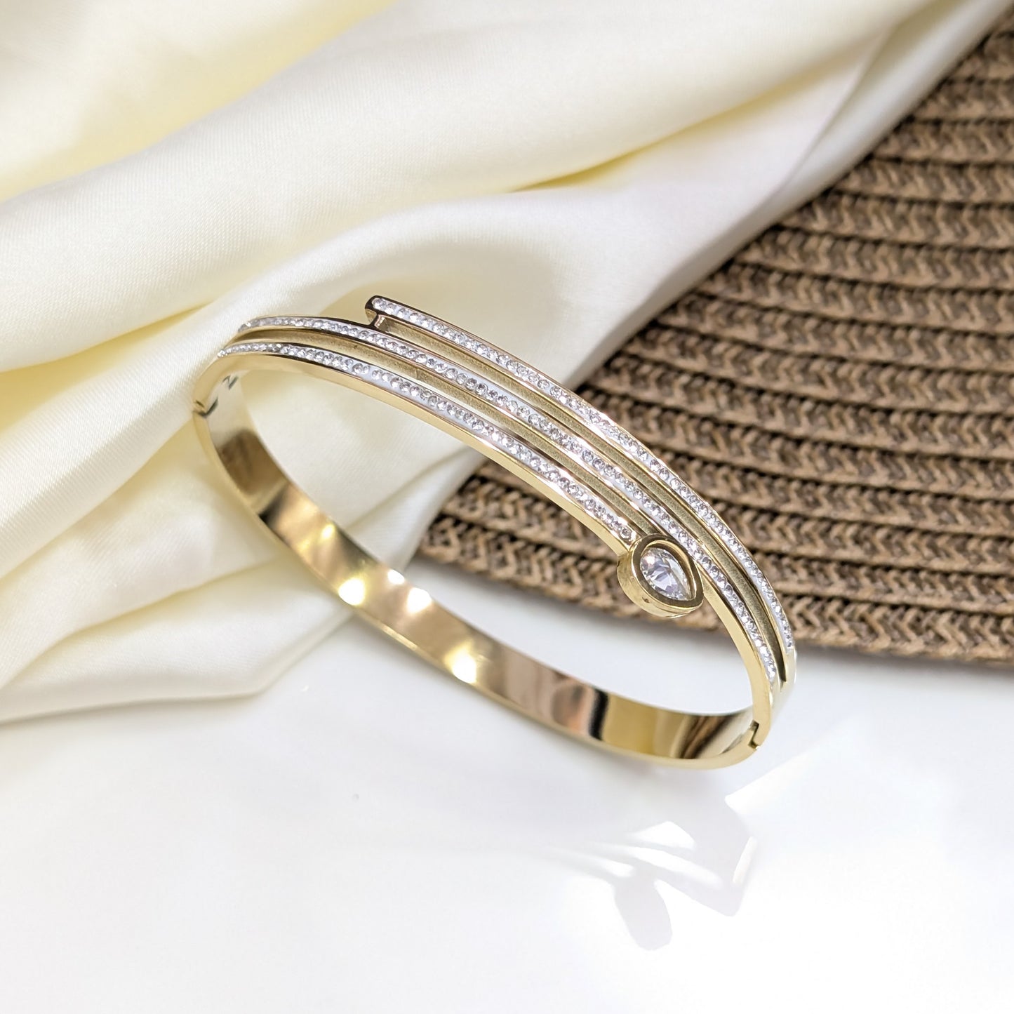 Triple Strand Handcuff