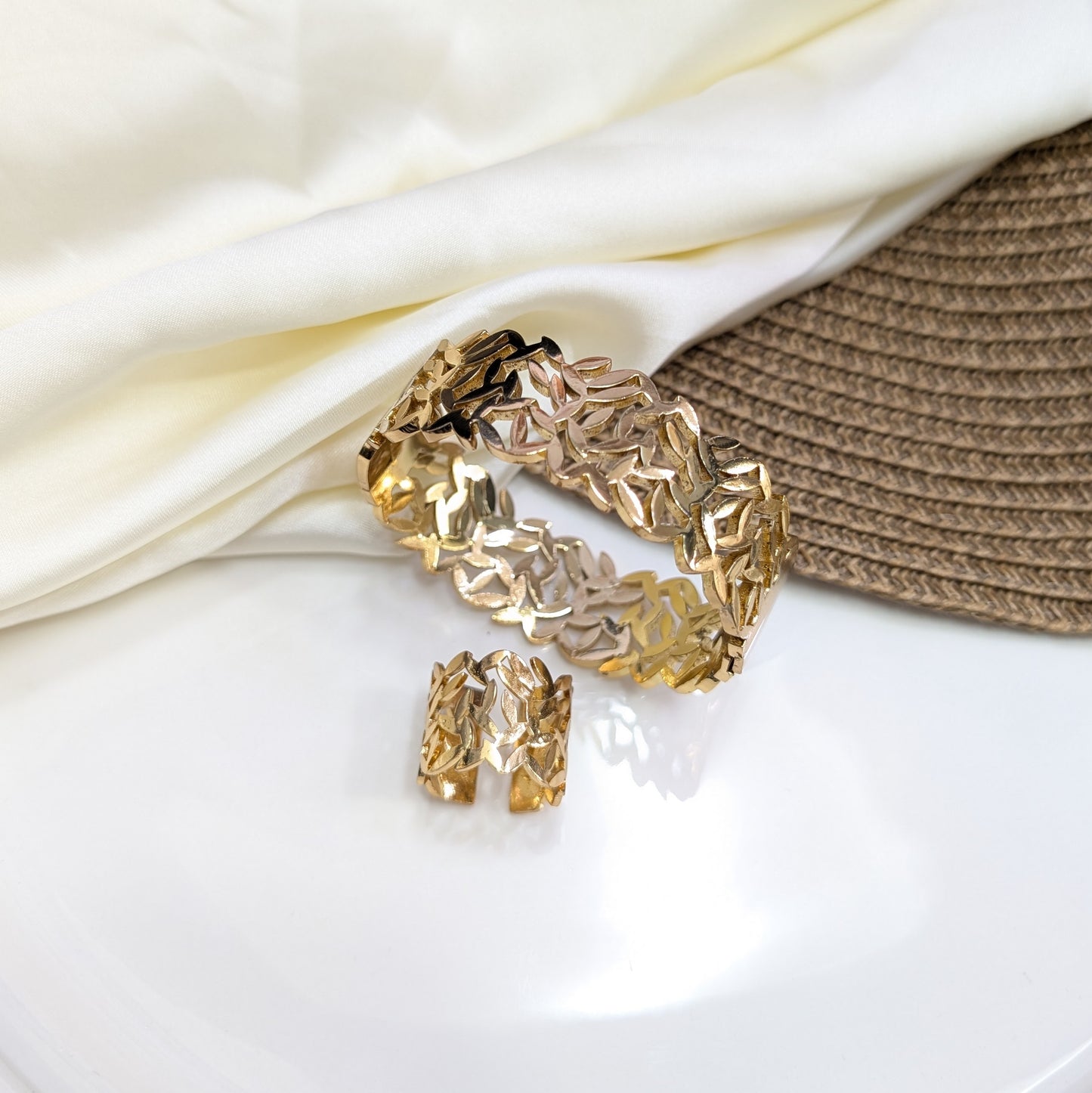 Woven Branch Handcuff