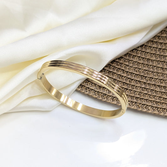 Trio Groove Handcuff