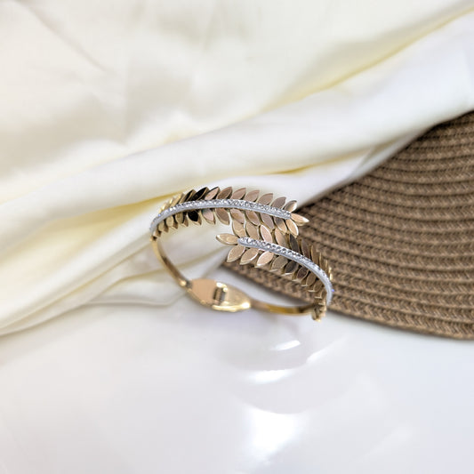 Leaf Wrap Handcuff