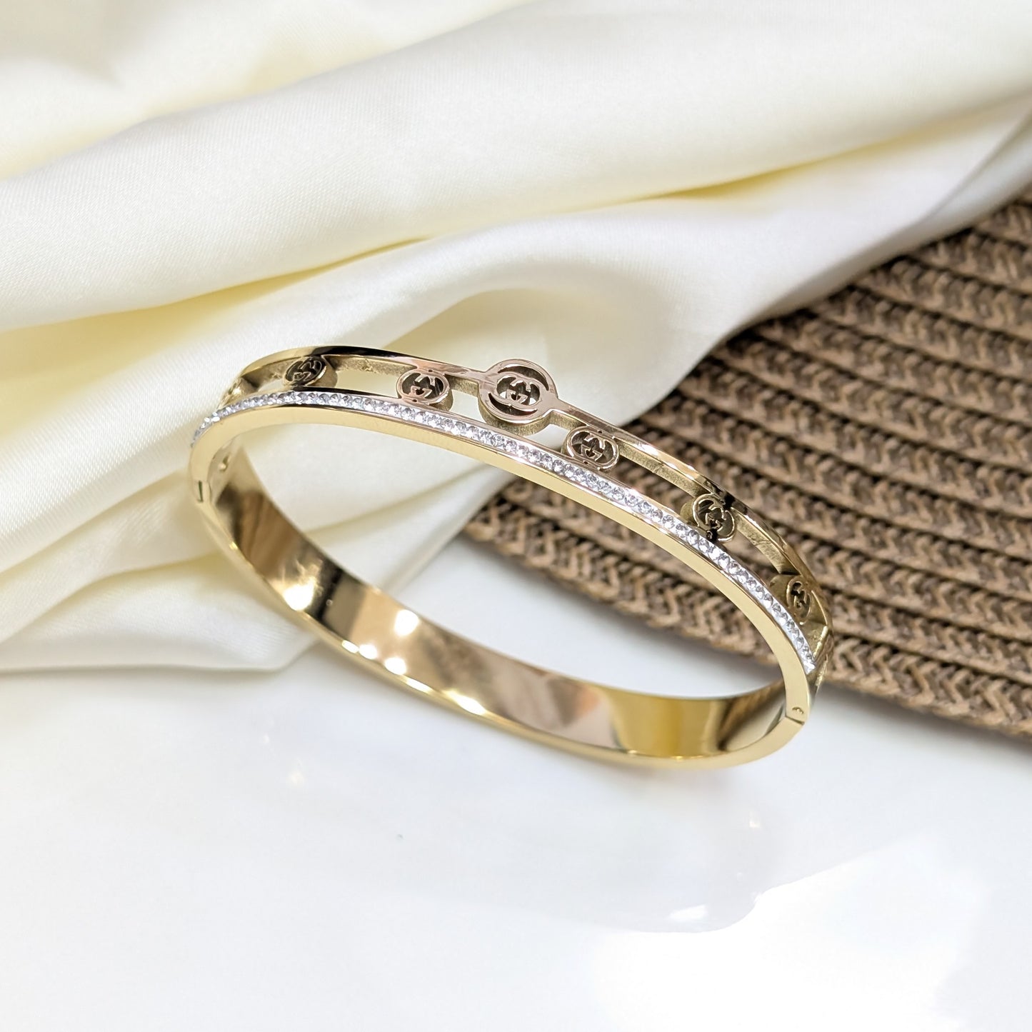 Twin Gem Handcuff