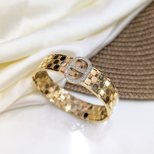 The Checkered Handcuff