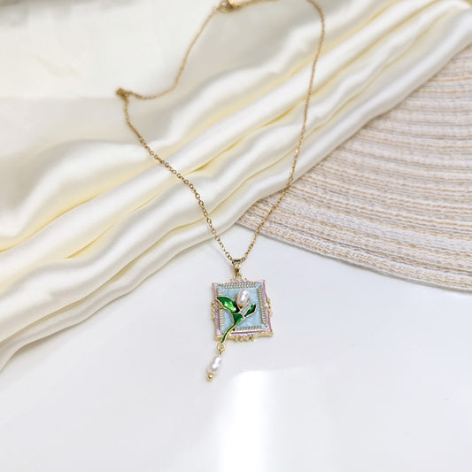 SKYWARD TULIP FRAME LOCKETS