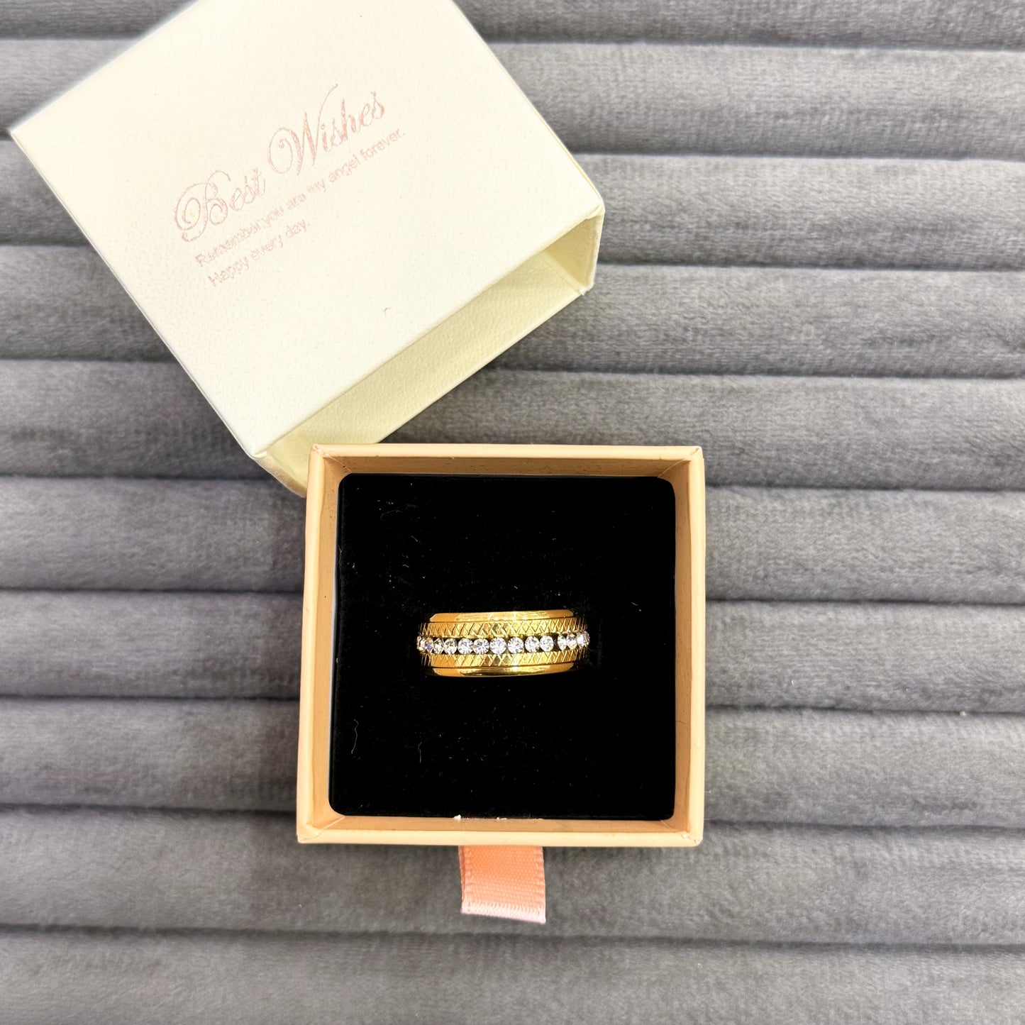 PAVÉ HORIZON BAND RINGS