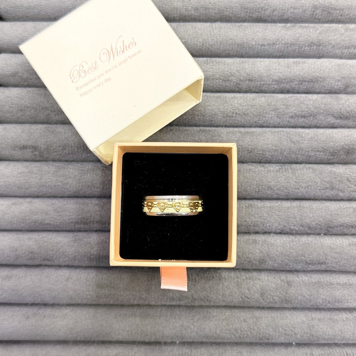 SHIELD EMBLEM BAND RINGS