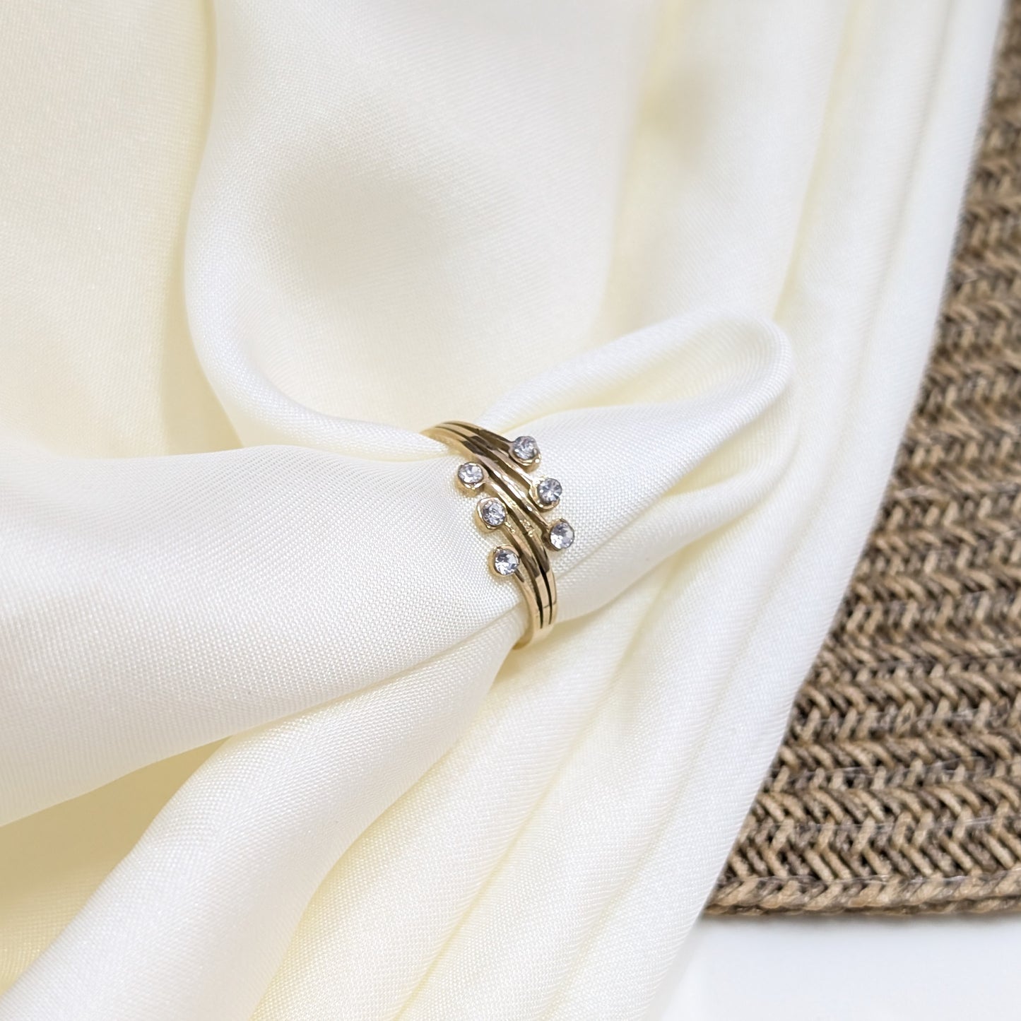 TRIPLE WAVE ZIRCON RINGS