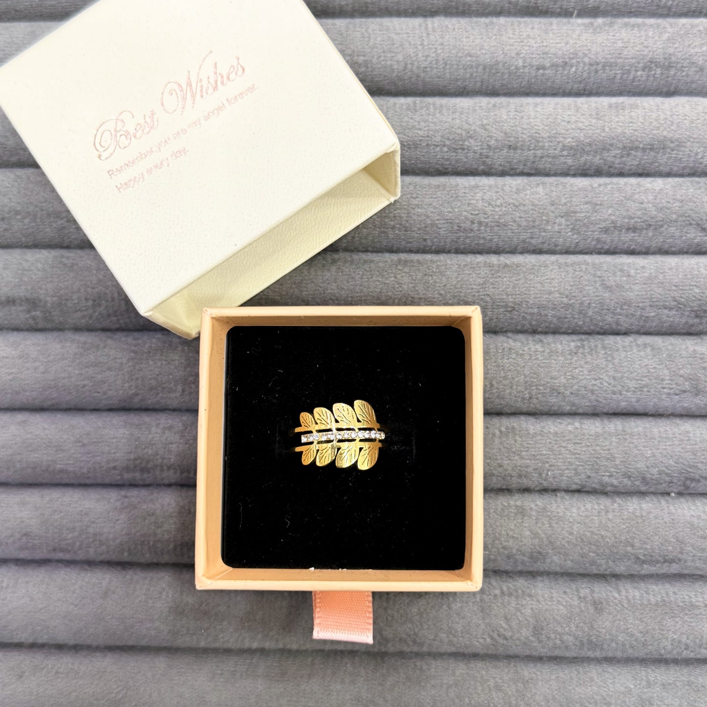CRYSTAL LAUREL LEAF RINGS