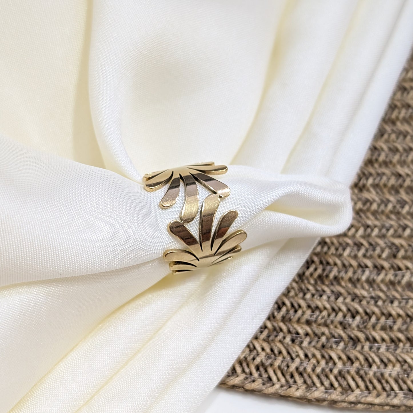 GILDED FAN STATEMENT RINGS