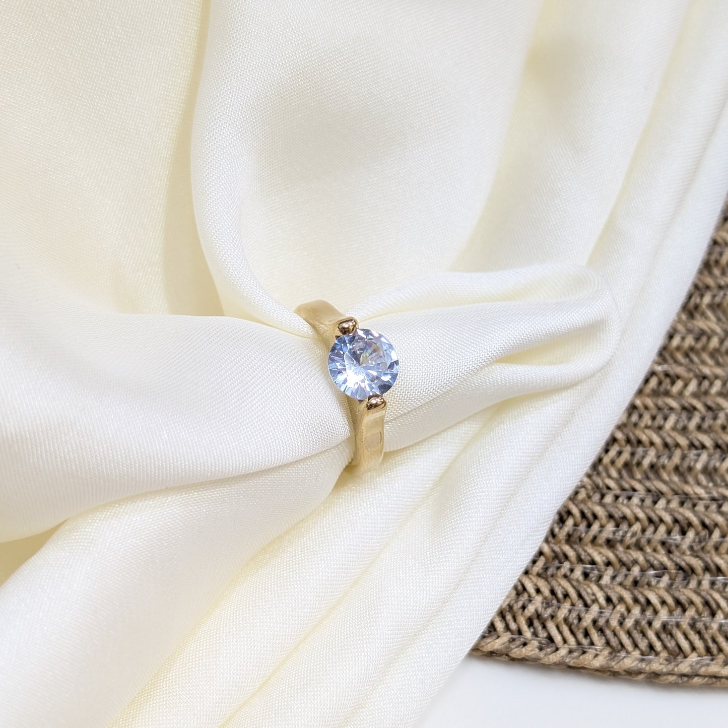 SOLITAIRE RADIANCE RINGS